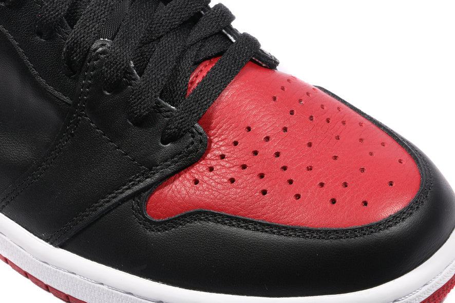Nike Air Jordan 1 Retro High OG Banned 555088-001 01