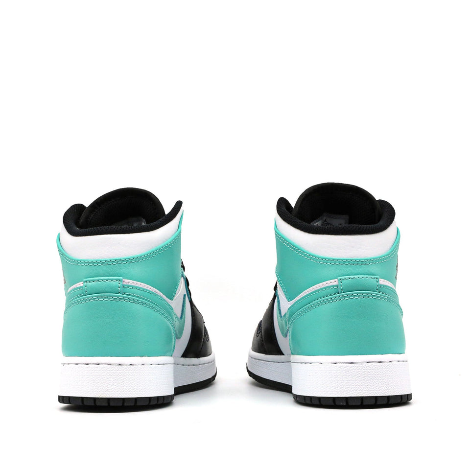 Nike Air Jordan 1 MId Igloo 554724-132 01