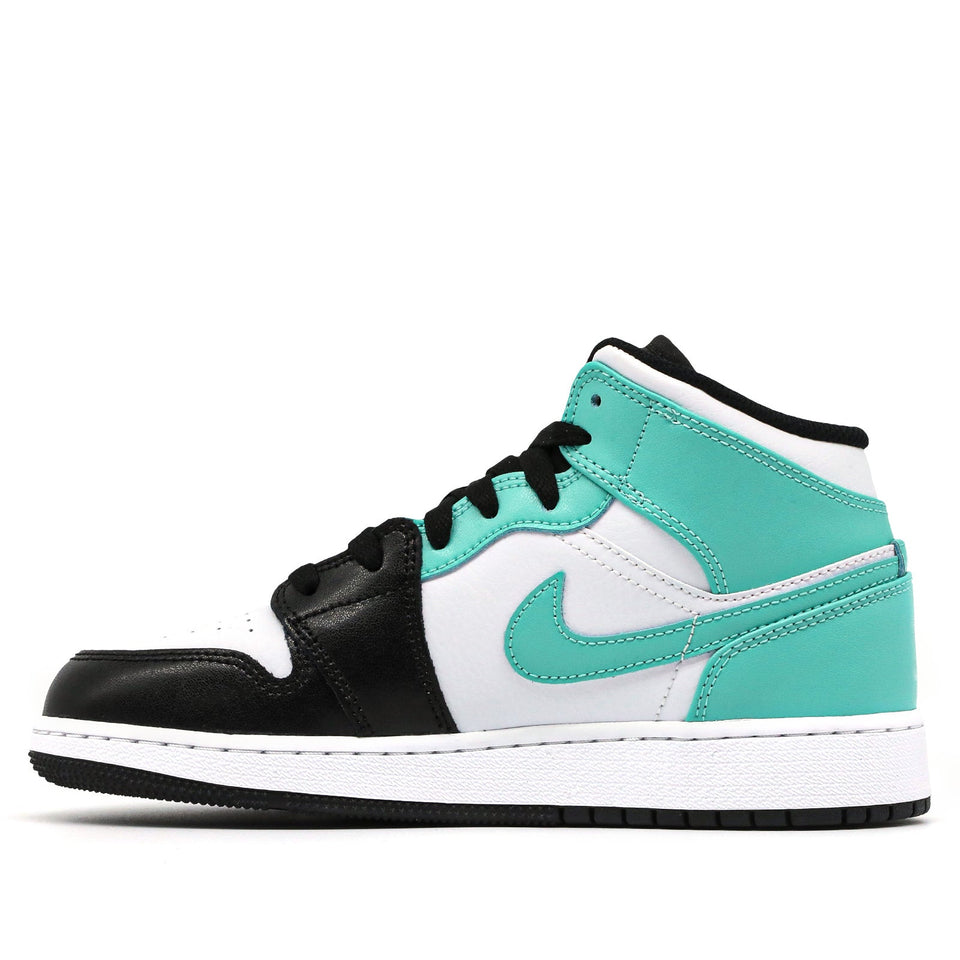 Nike Air Jordan 1 MId Igloo 554724-132 01