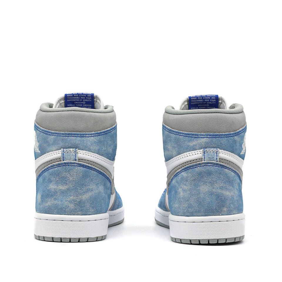 Nike Air Jordan 1 Retro High OG Hyper Royal 555088-402 01