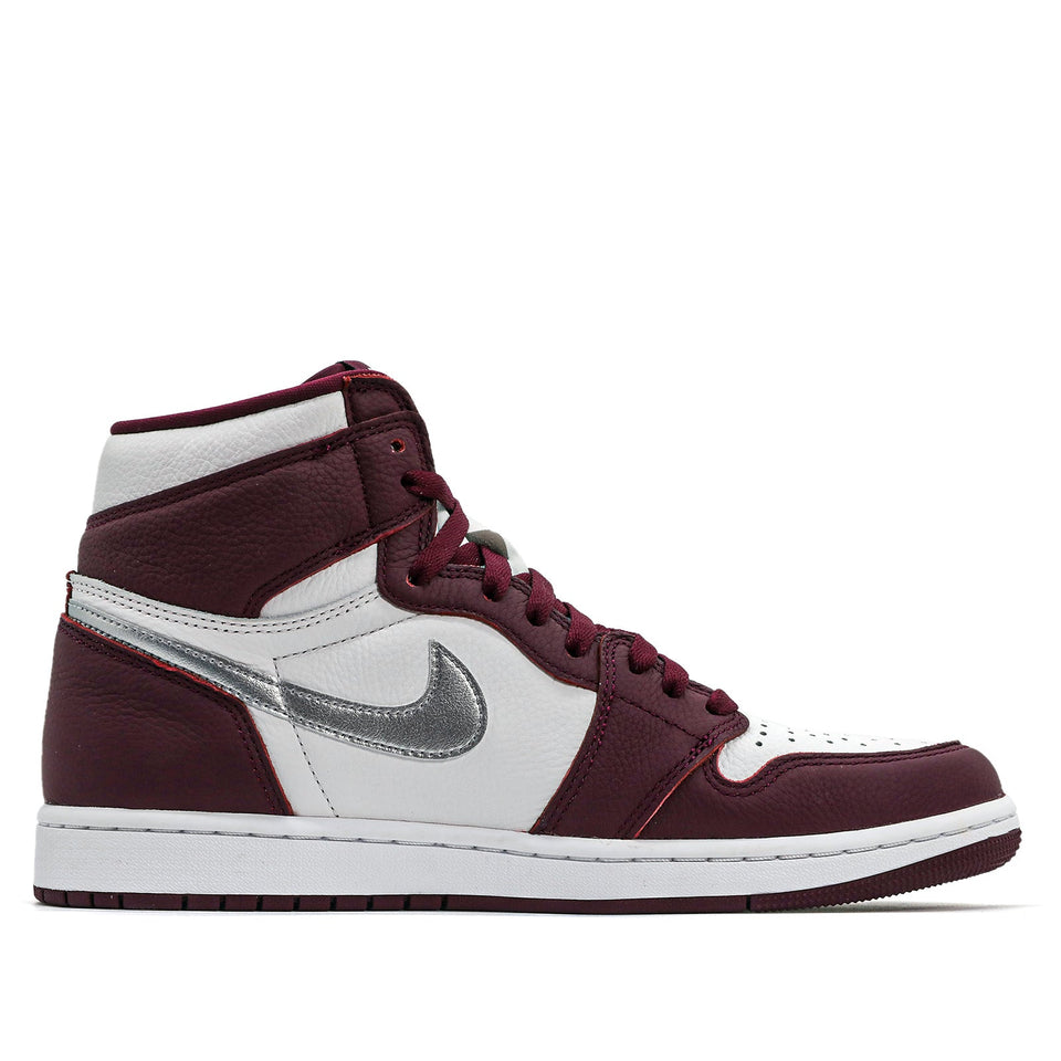 Nike Air Jordan 1 Retro High OG Bordeaux 555088-611 01