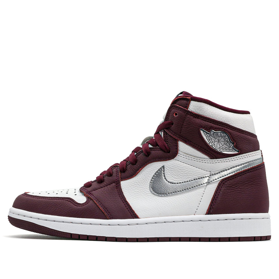 Nike Air Jordan 1 Retro High OG Bordeaux 555088-611 01
