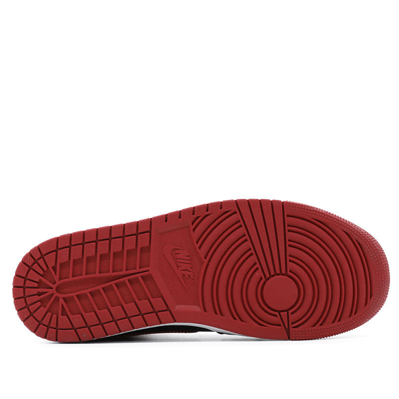 Nike Air Jordan 1 Mid Banned 554724-074 01