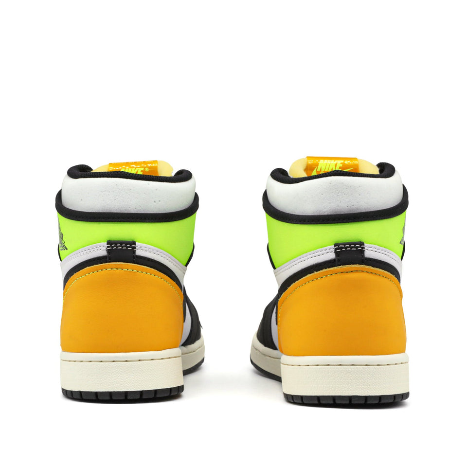 Nike Air Jordan 1 Retro High OG Volt Gold 555088-118 01