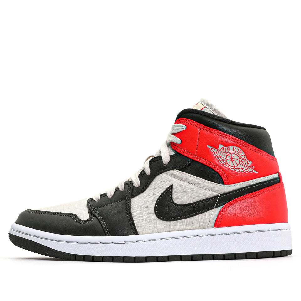 Womens Air Jordan 1 Mid Newsprint DQ6078-100 01