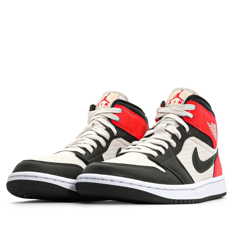 Womens Air Jordan 1 Mid Newsprint DQ6078-100 01