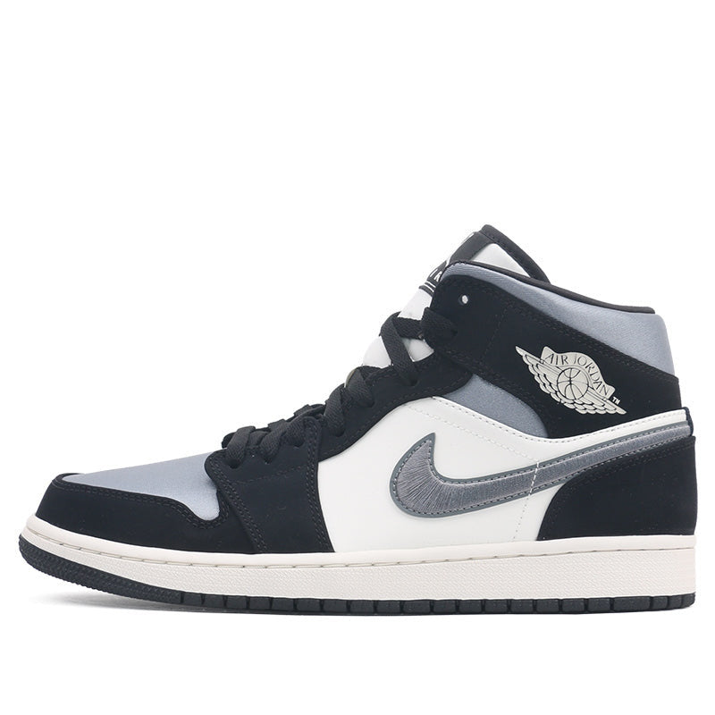 Nike Air Jordan 1 Mid SE Black Smoke Grey 852542-011 01