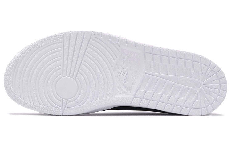 Womens WMNS Air Jordan 1 RET Low Slip Black White AV3918-001 01